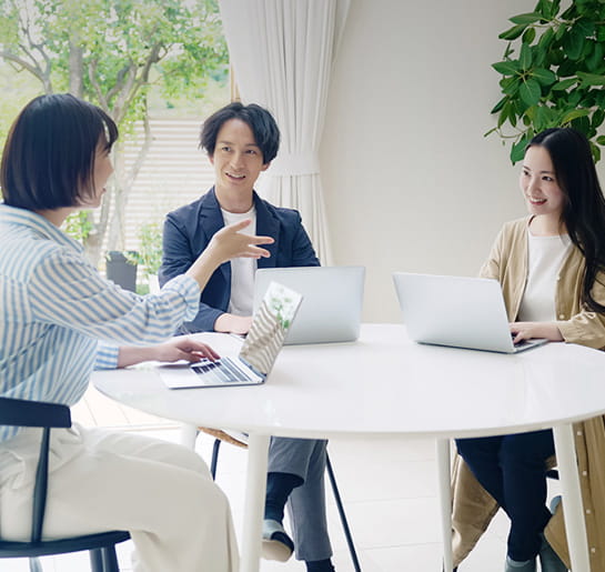 株式会社DAR｜社員の集合写真